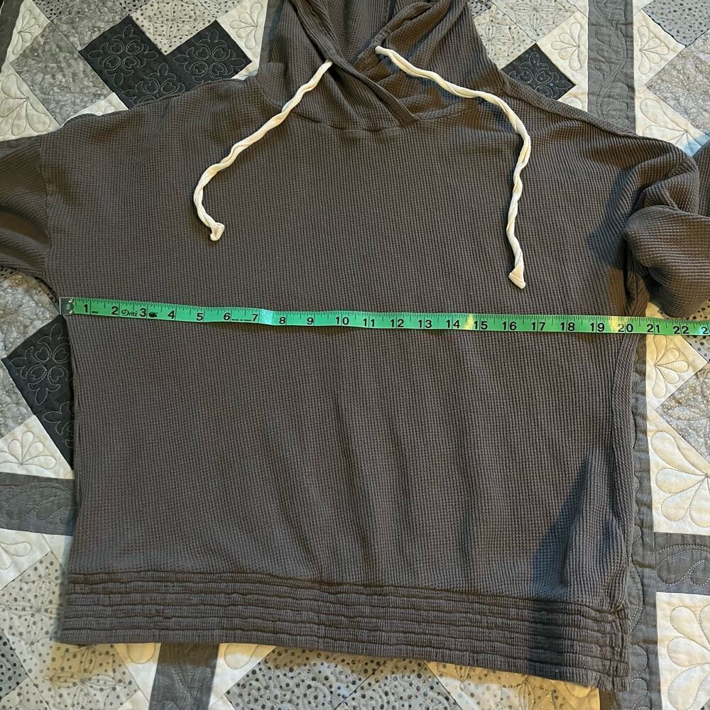 Pact Organic Cotton. Gray Hoodie with White Drawstrings. - Picture 9 of 9